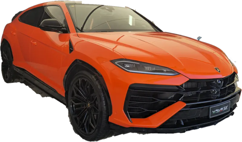 Lamborghini Urus SE laranja em recorte, parado na rua